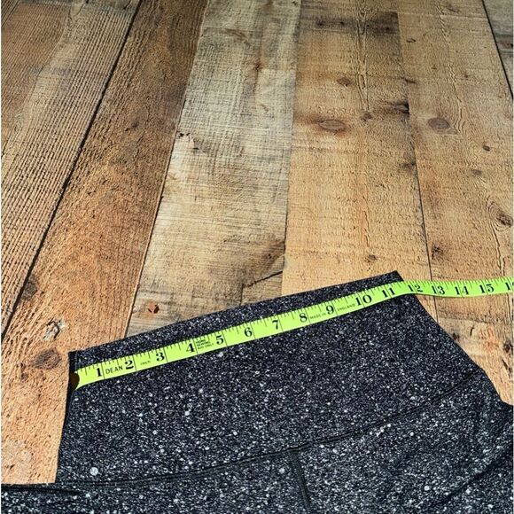 Lululemon Align Crop 21"
Luminesce Splatter Ice Grey Black - Picture 8 of 13